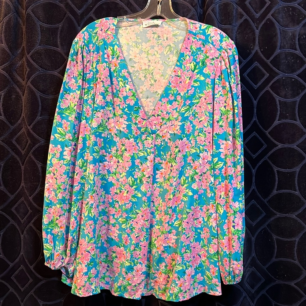 emily WONDER v neck top